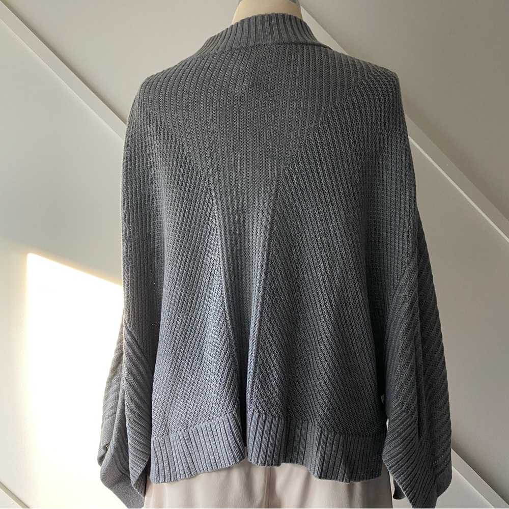 Lululemon Cashmere Blend Knit Poncho Zip Cape | Grey | Luxe Athleisure - XS/S - Picture 4 of 10